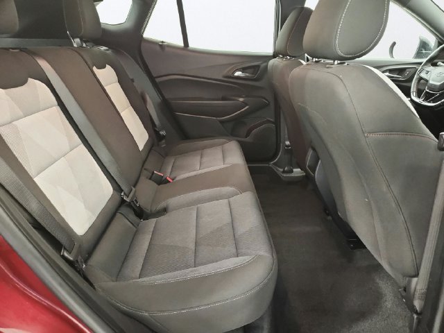 Used 2025 Chevrolet Trax RS w/ Driver Confidence Package FWD image 25