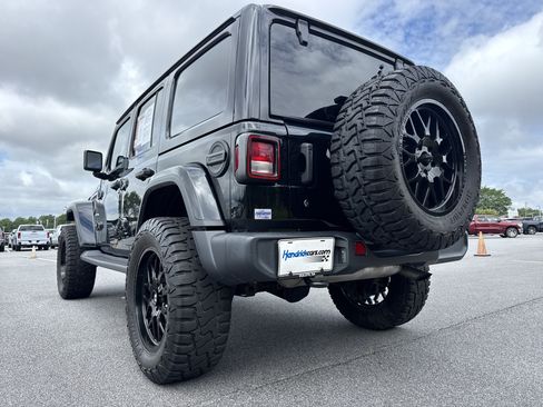 Used 2020 Jeep Wrangler Unlimited Sahara AWD/4WD image 8
