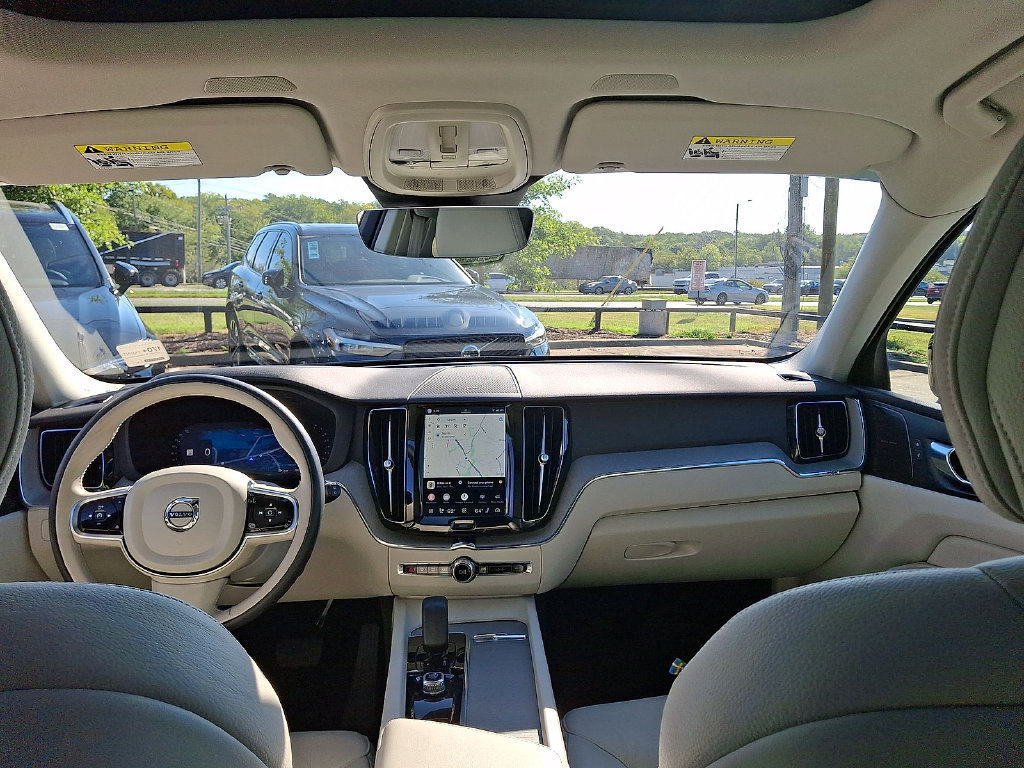 Certified 2024 Volvo XC60 B5 Plus w/ Protection Package Premier AWD/4WD image 10