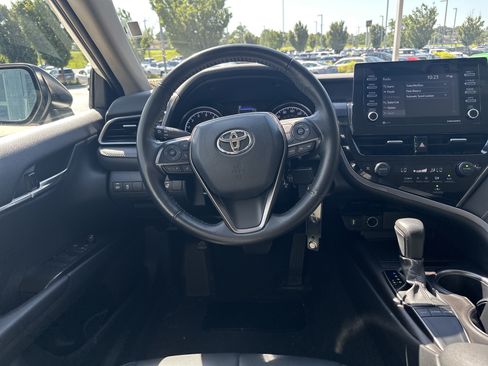 Used 2024 Toyota Camry SE w/ Cold Weather Package FWD image 16