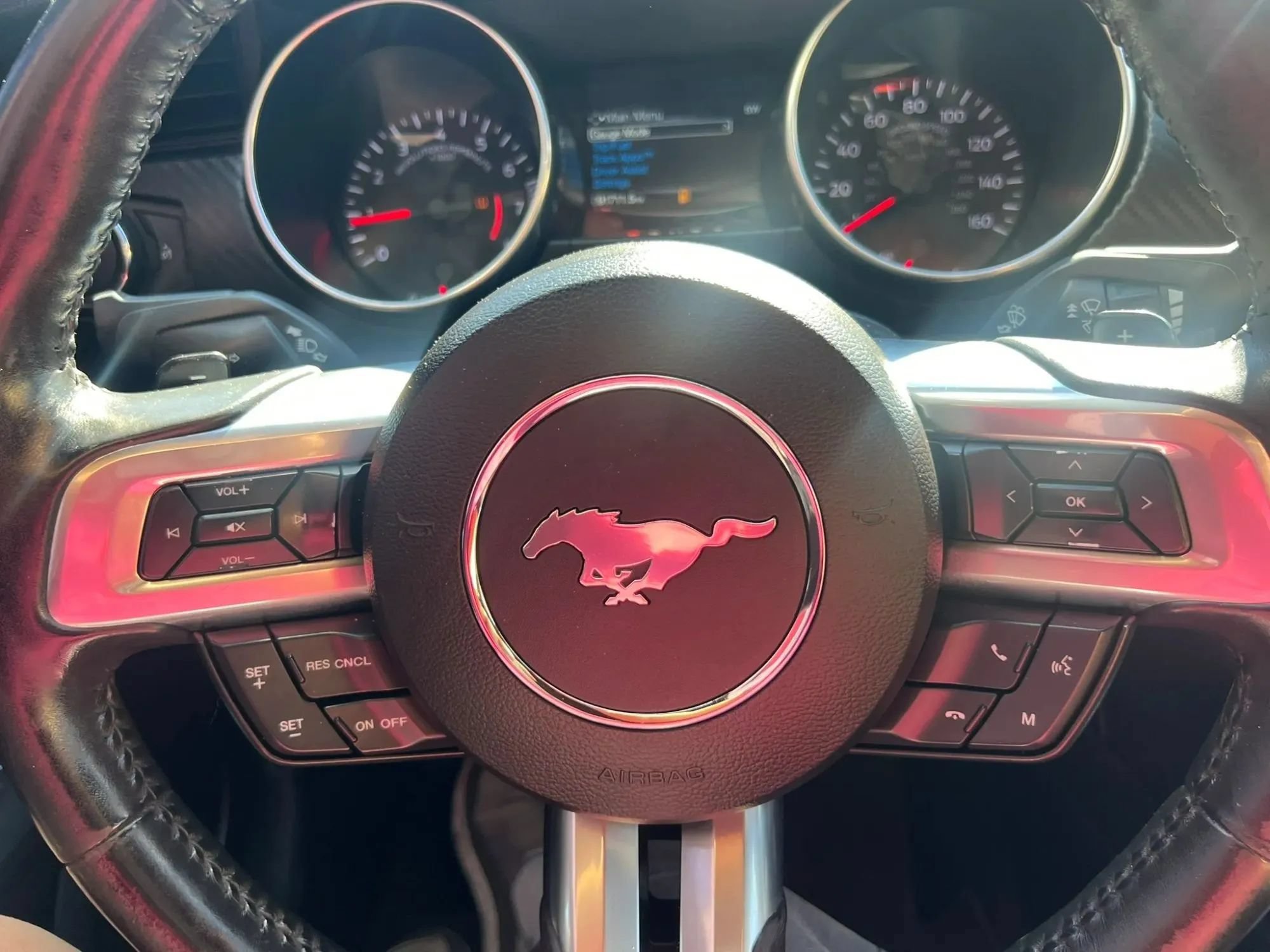 Used 2018 Ford Mustang Coupe RWD image 19