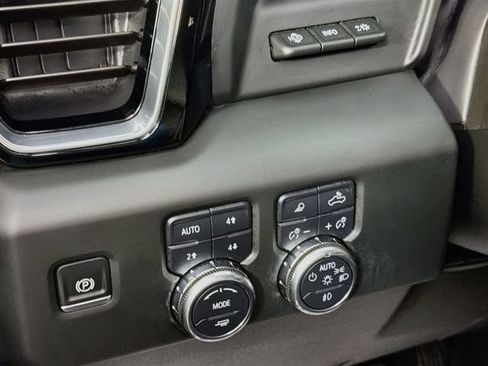 Used 2024 GMC Sierra 1500 Denali w/ Denali Reserve Package AWD/4WD image 10