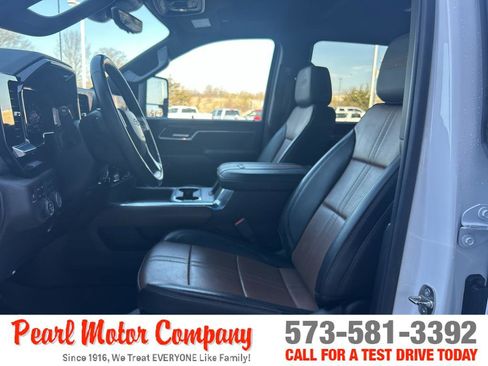 Used 2024 Chevrolet Silverado 2500 High Country w/ High Country Premium Package image 11