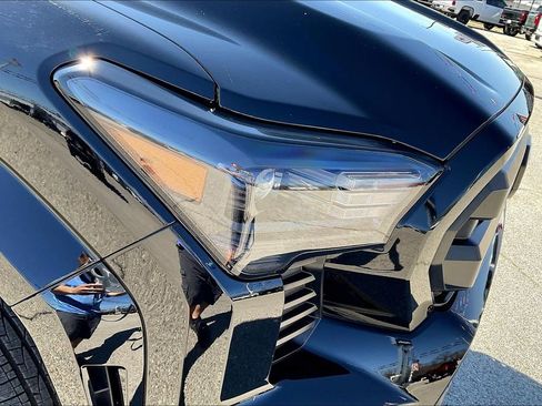 Used 2024 Toyota Tacoma SR image 32