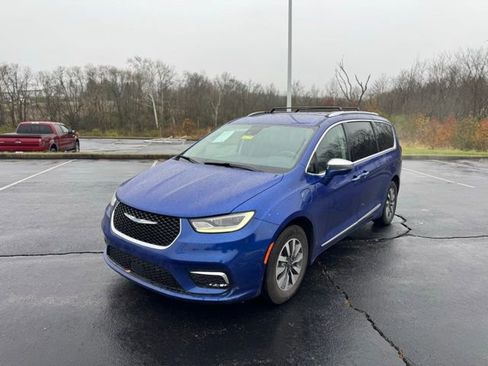 Used 2021 Chrysler Pacifica Limited image 7