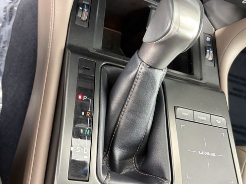 Used 2022 Lexus GX 460 Premium w/ Premium Package AWD/4WD image 31