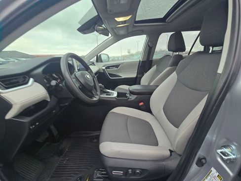 Used 2025 Toyota RAV4 XLE w/ Convenience Package image 17