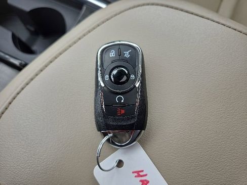 Used 2020 Buick Enclave Essence FWD image 9