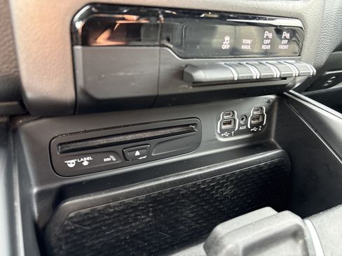 Used 2019 RAM 1500 Big Horn AWD/4WD image 29