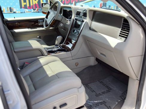 Used 2014 Lincoln Navigator L 2WD image 40