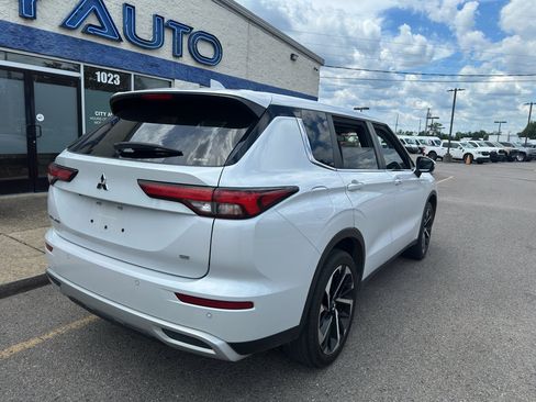 Used 2023 Mitsubishi Outlander SE AWD/4WD image 4