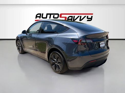 Used 2024 Tesla Model Y Long Range AWD/4WD image 5