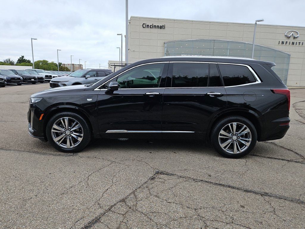 Used 2020 Cadillac XT6 Premium Luxury FWD image 2