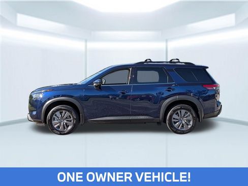 Certified 2025 Nissan Pathfinder SV w/ Black Appearance Package FWD image 2