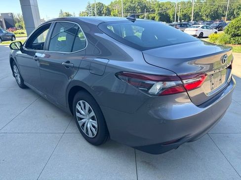 Used 2021 Toyota Camry LE w/ Audio Upgrade Package FWD image 5