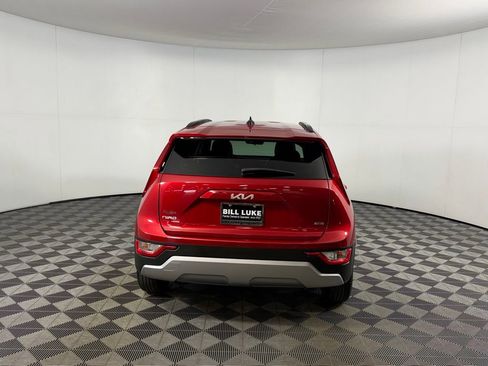 Used 2025 Kia Niro LX image 9