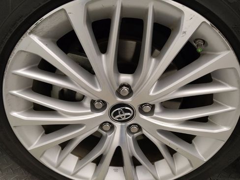 Used 2018 Toyota Camry XLE FWD image 31