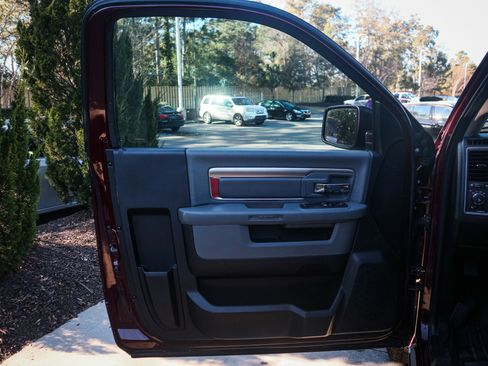 Used 2017 RAM 1500 Express image 14