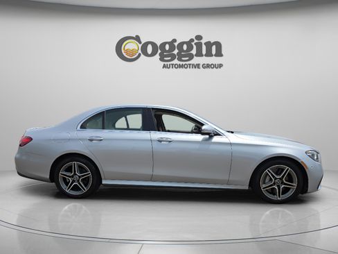 Used 2022 Mercedes-Benz E 350 4MATIC Sedan image 6