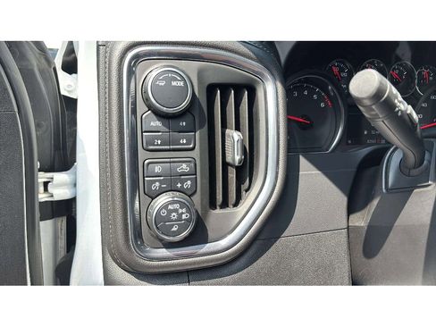 Used 2021 Chevrolet Silverado 1500 LT Trail Boss AWD/4WD image 18