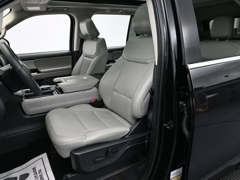 Used 2025 Ford Expedition Active AWD/4WD image 12