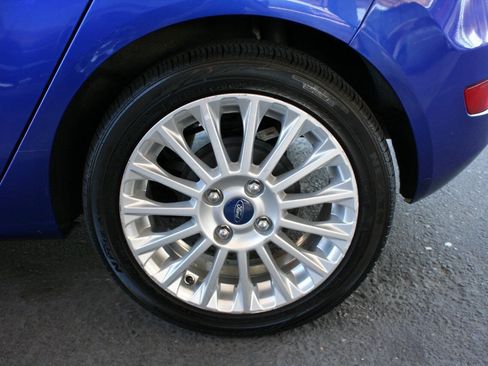 Used 2014 Ford Fiesta Titanium FWD image 10
