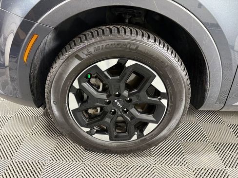Used 2025 Kia Sorento S AWD/4WD image 10