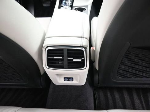 Used 2025 Genesis G70 2.5T image 24