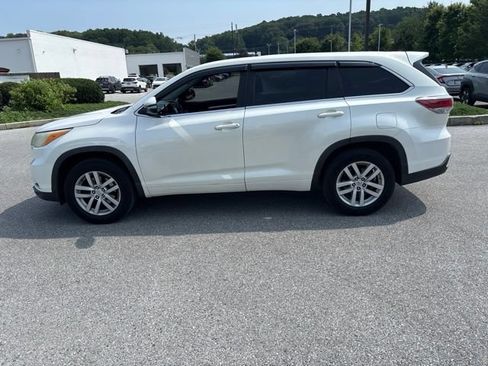 Used 2014 Toyota Highlander LE FWD image 4