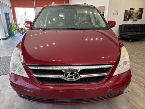 Used 2007 Hyundai Entourage GLS image 2