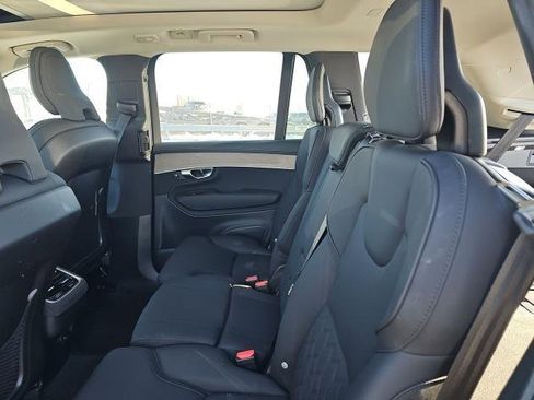 Used 2025 Volvo XC90 B6 Plus image 10