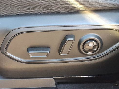 Used 2022 Jeep Grand Cherokee L Laredo w/ Luxury Tech Group I image 12