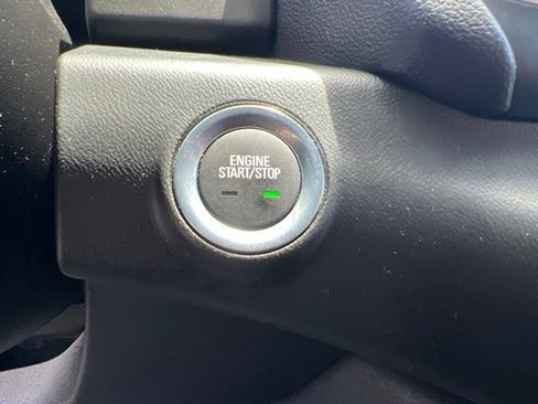 Used 2019 GMC Terrain SLE w/ Driver Convenience Package FWD image 17