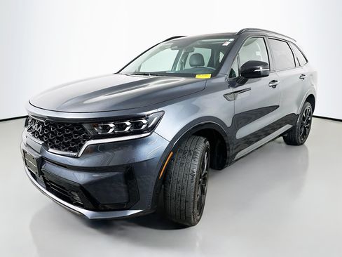 Certified 2023 Kia Sorento SX AWD/4WD image 3