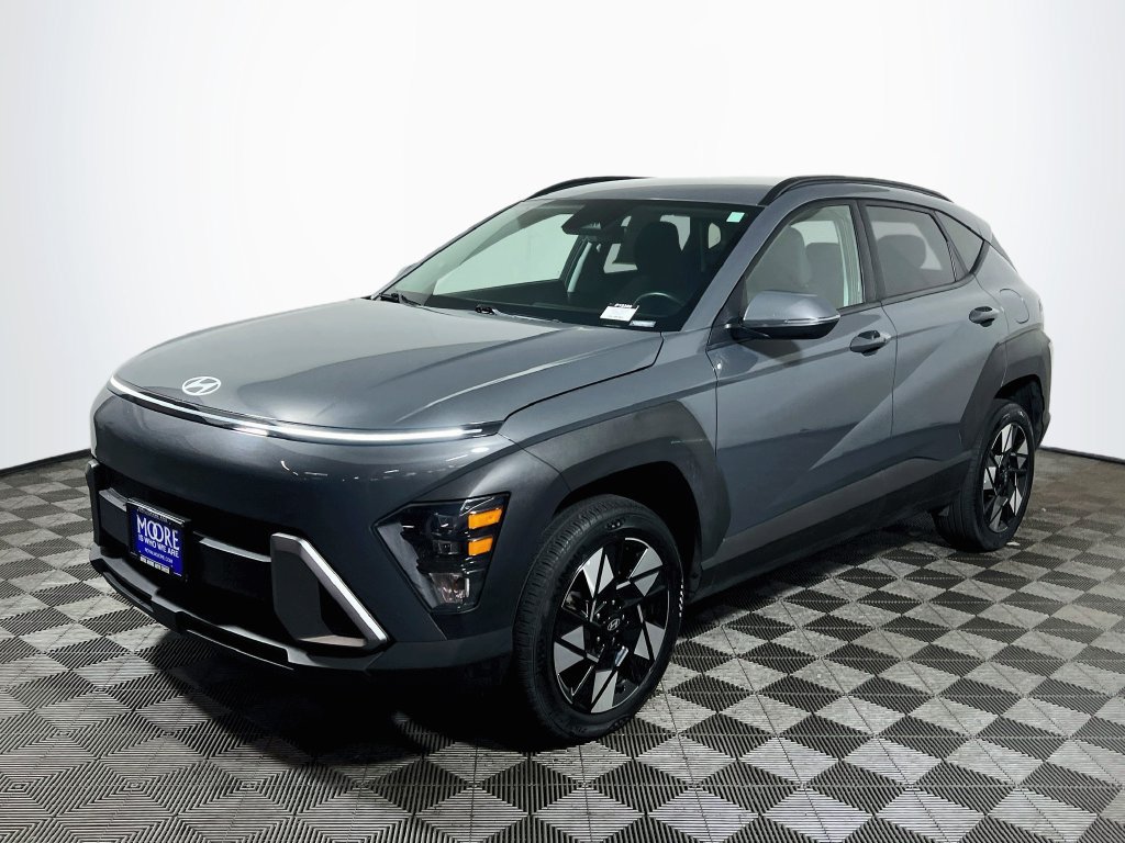 Used 2025 Hyundai Kona SEL AWD/4WD image 3