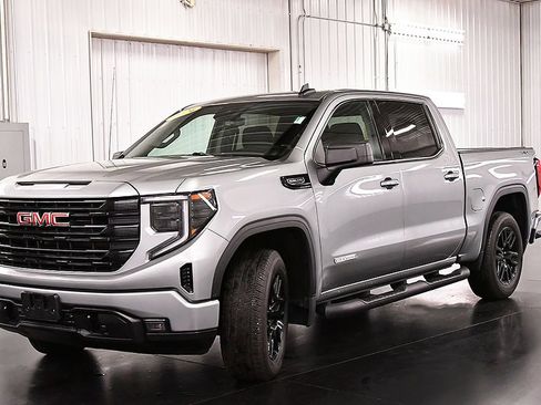 Used 2024 GMC Sierra 1500 Elevation AWD/4WD image 3