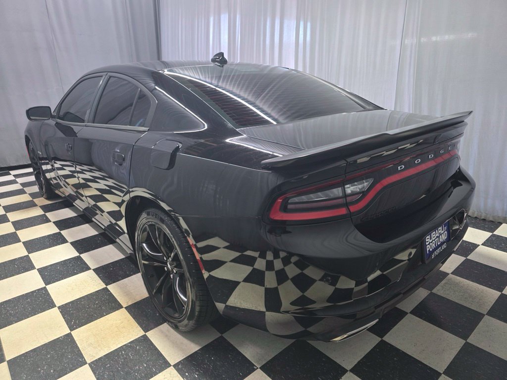 Used 2018 Dodge Charger R/T w/ Blacktop Package RWD image 6