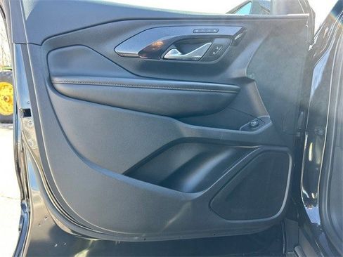 Used 2023 GMC Terrain AT4 image 18