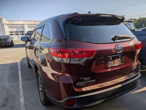 Used 2019 Toyota Highlander XLE AWD/4WD image 6