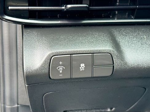 Certified 2025 Hyundai Elantra Sport image 10