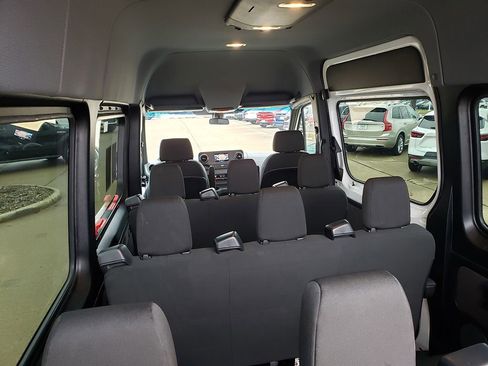 Used 2024 Mercedes-Benz Sprinter 2500 image 6