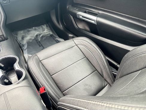 Used 2017 Ford Mustang GT RWD image 21