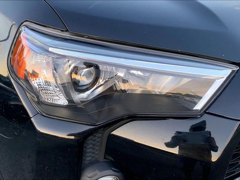 Used 2023 Toyota 4Runner TRD Off-Road AWD/4WD image 25