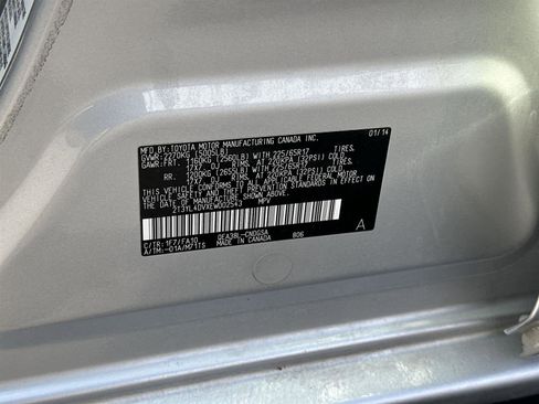 Used 2014 Toyota RAV4 EV image 22