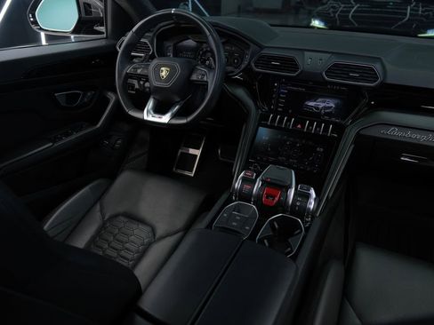 Used 2022 Lamborghini Urus AWD/4WD image 50
