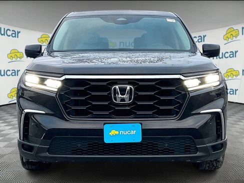 Used 2023 Honda Pilot LX image 2