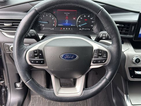 Used 2022 Ford Explorer XLT w/ Equipment Group 202A image 15