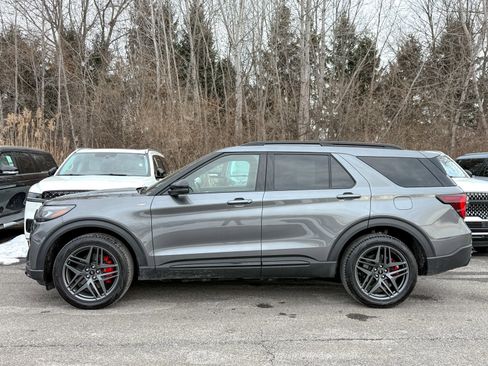 Certified 2025 Ford Explorer ST-Line w/ Premium Package image 8