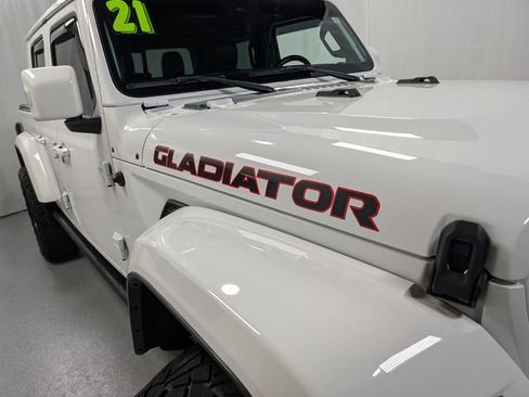 Used 2021 Jeep Gladiator Overland AWD/4WD image 3