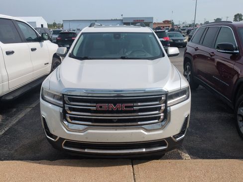 Used 2023 GMC Acadia SLT w/ Technology Package AWD/4WD image 2